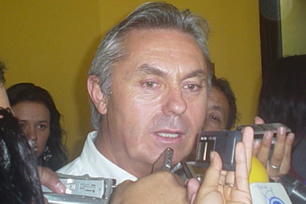 ROBERTO SCHULDES DAVILA 1.jpg