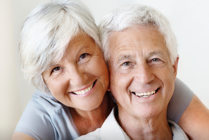 PAREJA DE ADULTOS MAYORES INGER.png