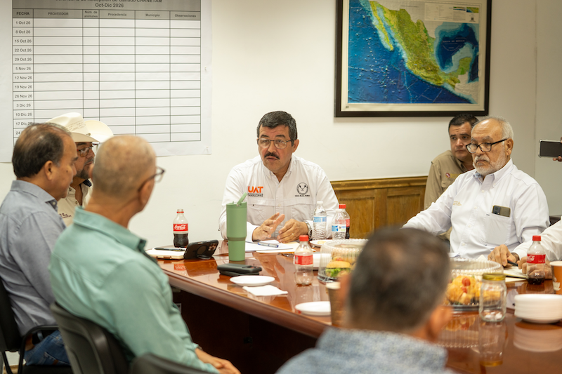 UAT RECTOR DAMASO CON GANADEROS CARNE TAM .png