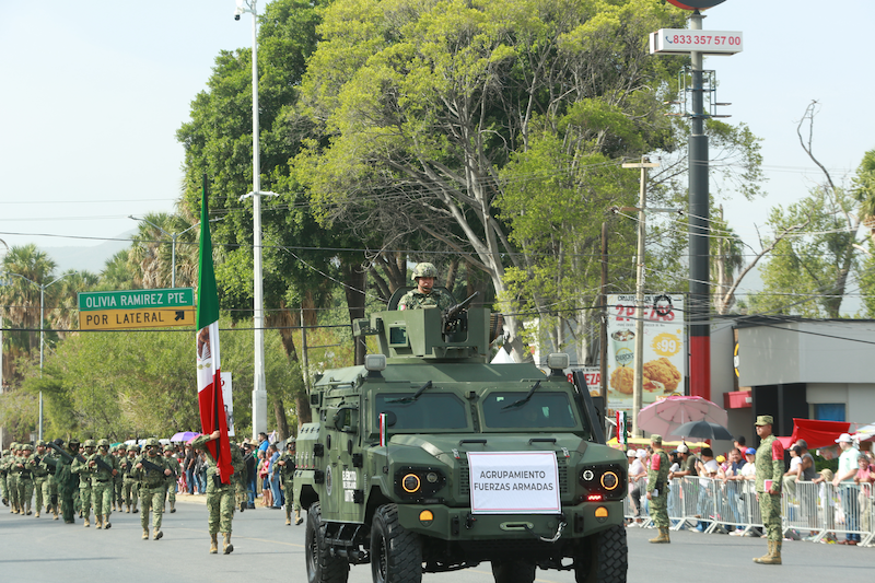 Américo_desfile_cívico_militar_por_el_216_aniversario_de_la_Independencia___(3).png