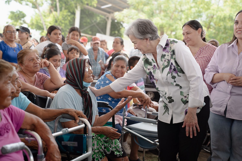 Américo_y_María_de_Villarreal_llevan_apoyos_y_servicios_gratuitos_a_las_familias_de_Antiguo_Morelos_(5).png