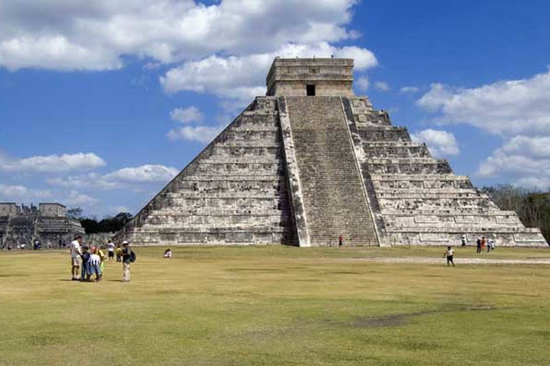 CHICHEN ITZA.jpg