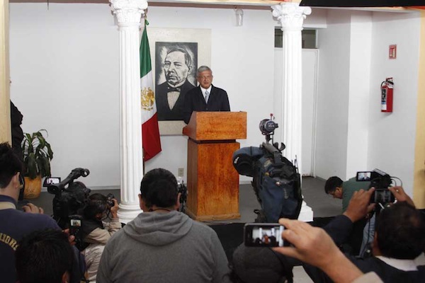 Conferencia-de-prensa-AMLO-12-mayo-2012-1.jpg