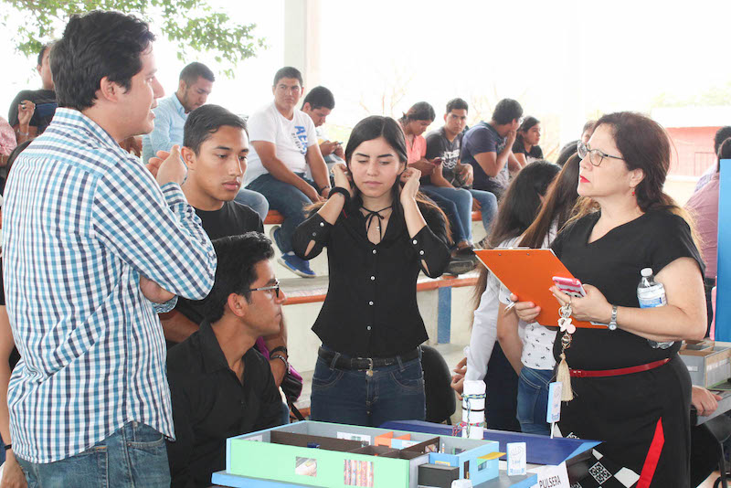 La Capital | Exponen Proyectos Alumnos Emprendedores De La UAT En Tampico