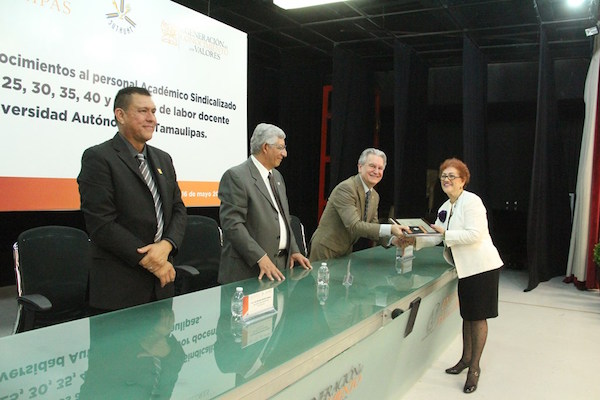 La Capital | Reconoce UAT Trayectoria De Sus Docentes