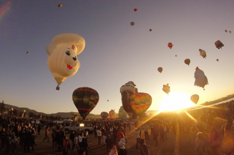 GLOBOS.jpg