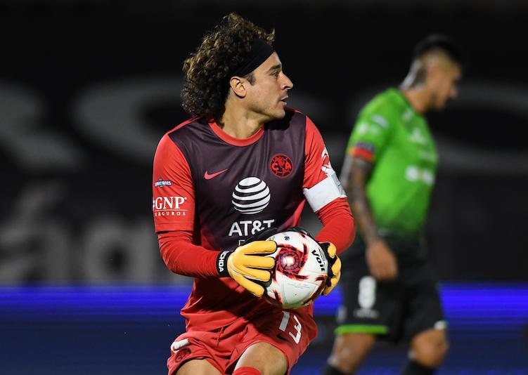 Guillermo Ochoa AMERICA.jpg