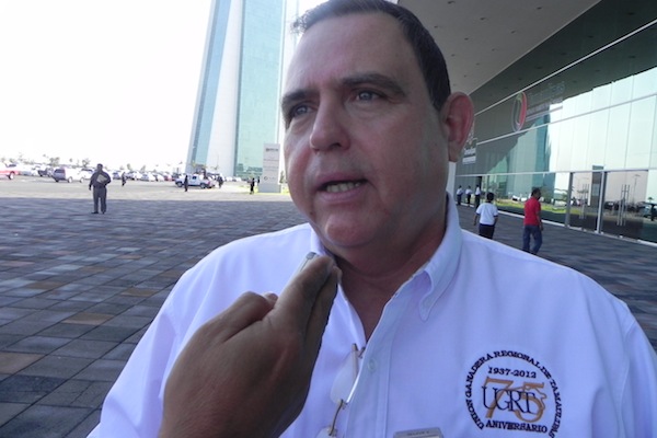 HOMERO DE LA LLATA.JPG