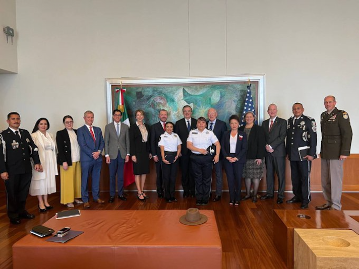 MARCELO EBRARD Y Ken Salazar  sre.png