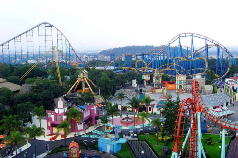 SIX FLAGS.jpg