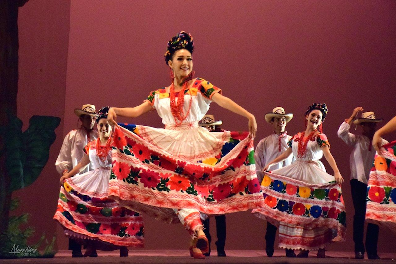 TRAJES TIPICOS folcklore Hidalgo 1.png