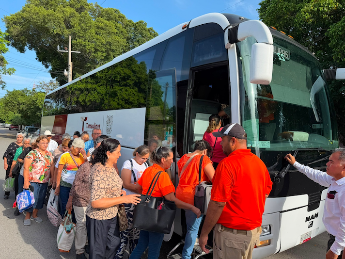 Turismo_Social_adultos_mayores_en_El_Chorrito_en_Hidalgo,_Tamaulipas_(1).png