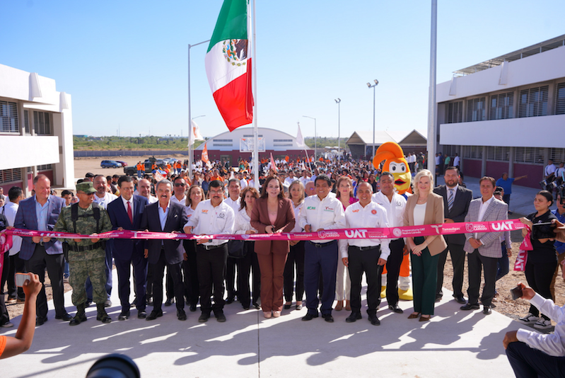 La Capital | Damaso Anaya Y Carmen Lilia Canturosas Inauguran La ...