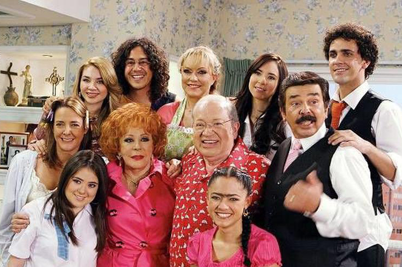UNA FAMILIA DE DIEZ.jpg