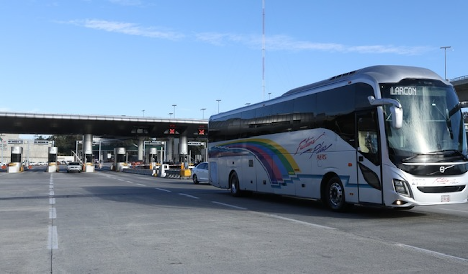 autobus en caseta de pago FOTO_1..png