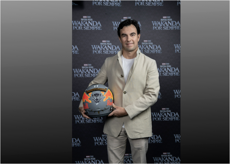 checo perez y casco.png