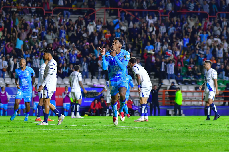 john kennedy de tuzos anota doblete.png