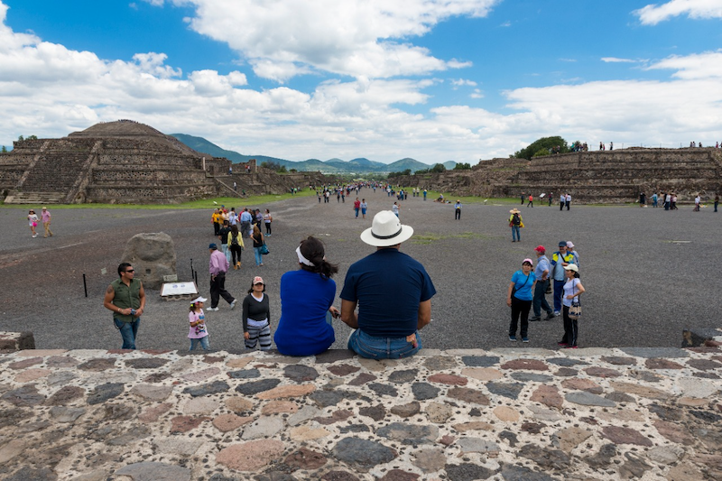 teotihuacan turistas.png