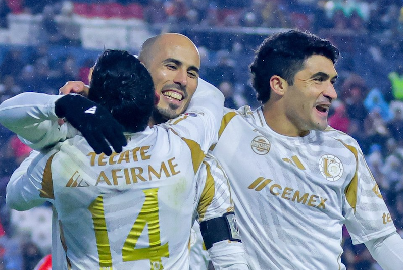 tigres celebran gol 1.png