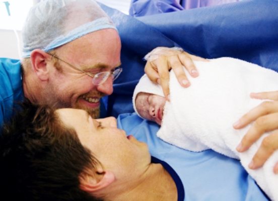 white_family_mom_dad_newborn.jpg